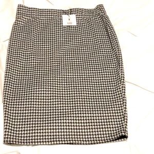 Black and white pencil skirt